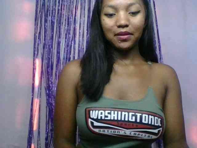 MariahRK webcam