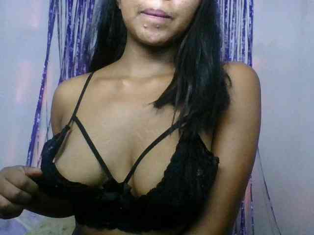 MariahRK webcam