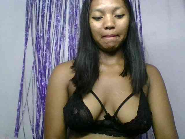 MariahRK webcam