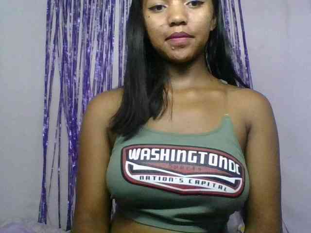 MariahRK webcam