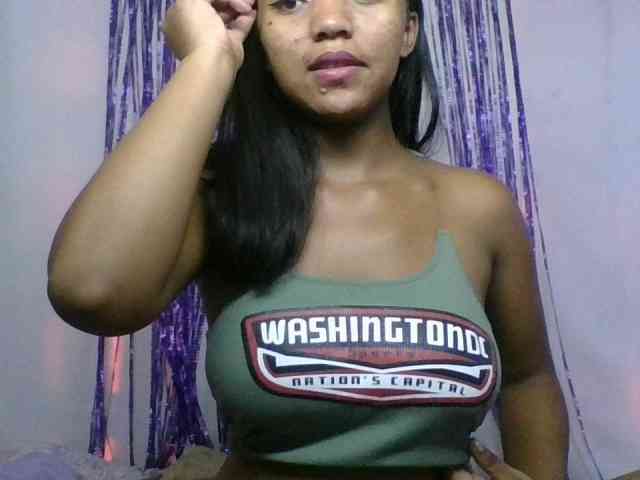 MariahRK webcam