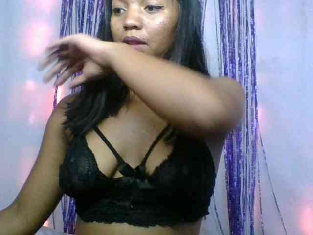 MariahRK webcam