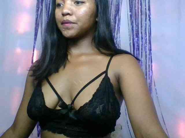 MariahRK webcam