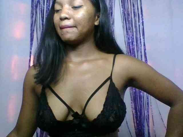 MariahRK webcam