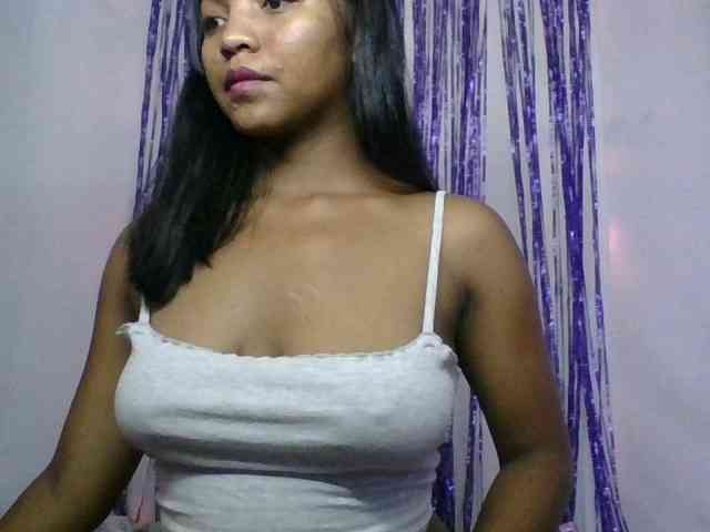 MariahRK webcam