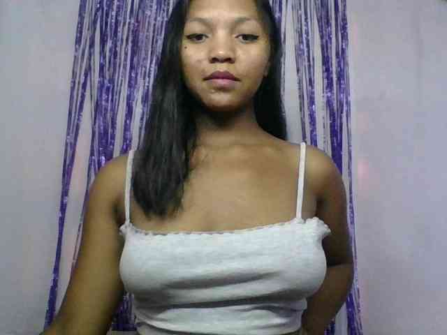 MariahRK webcam