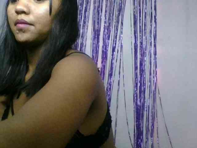 MariahRK webcam