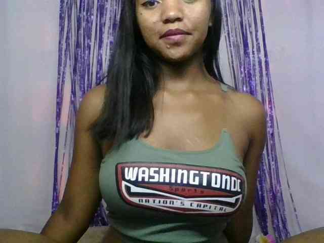 MariahRK webcam