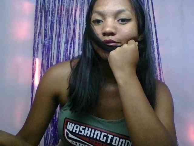 MariahRK webcam