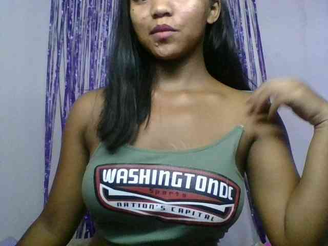 MariahRK webcam