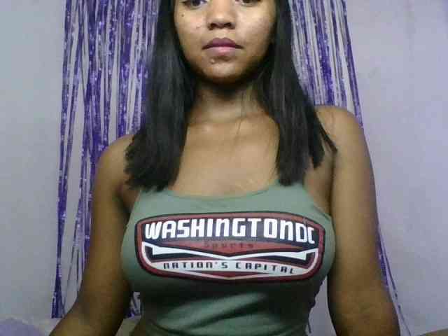 MariahRK webcam