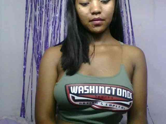 MariahRK webcam