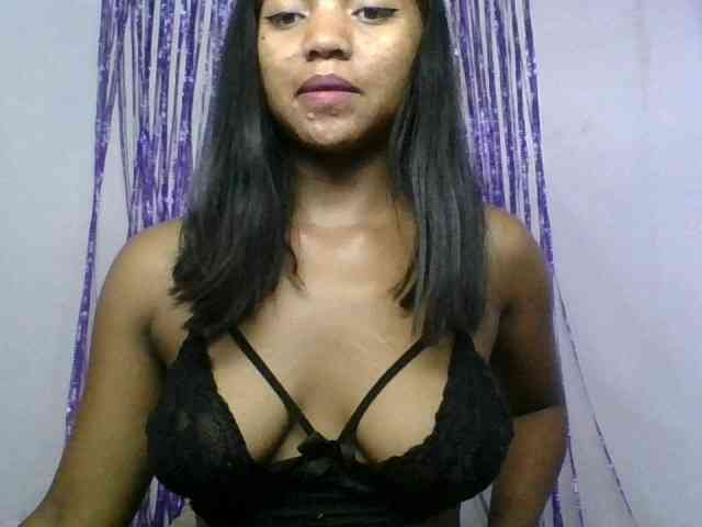 MariahRK webcam