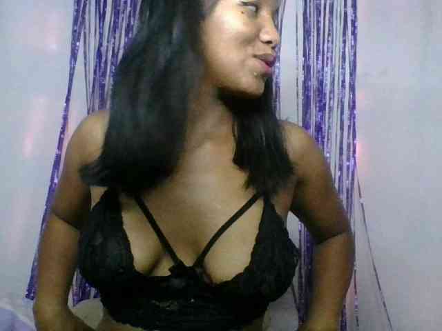 MariahRK webcam