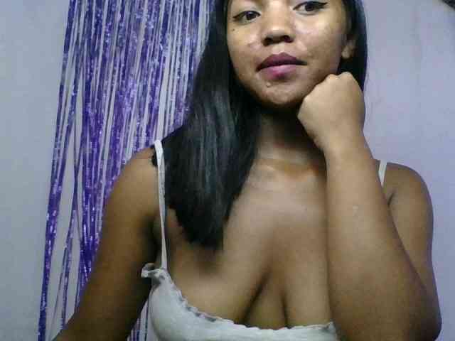 MariahRK webcam
