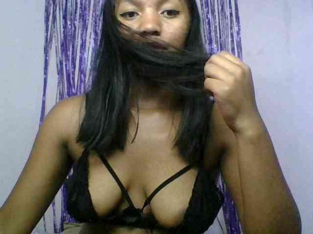 MariahRK webcam