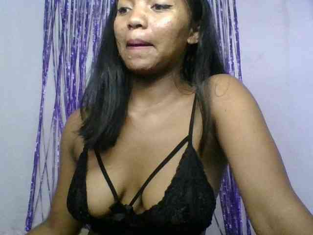MariahRK webcam