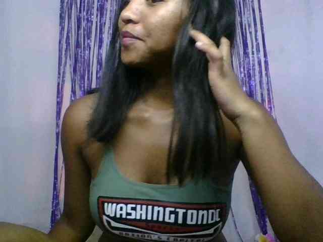 MariahRK webcam