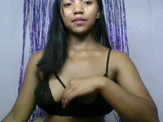 MariahRK webcam