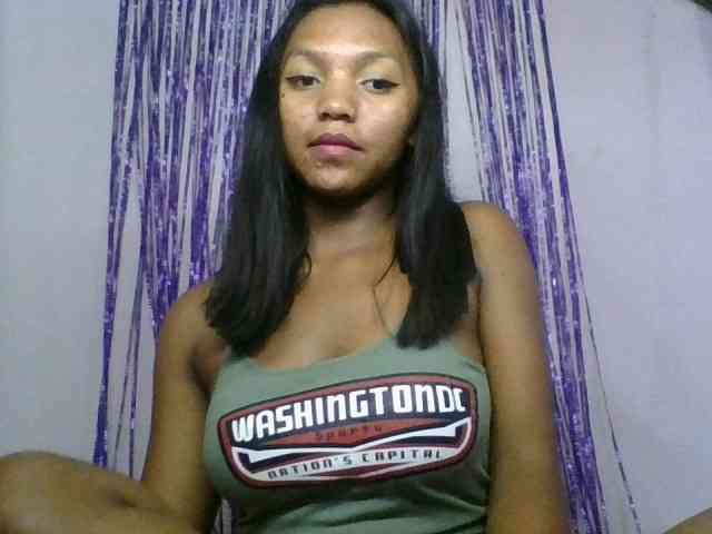 MariahRK webcam