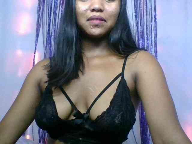 MariahRK webcam
