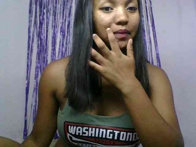 MariahRK webcam