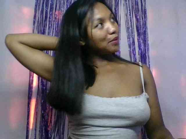 MariahRK webcam