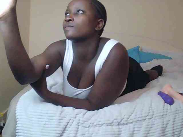 SoniaBella webcam