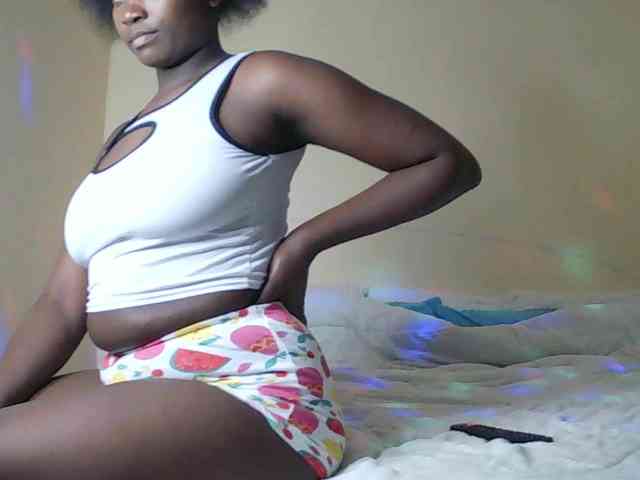SoniaBella webcam