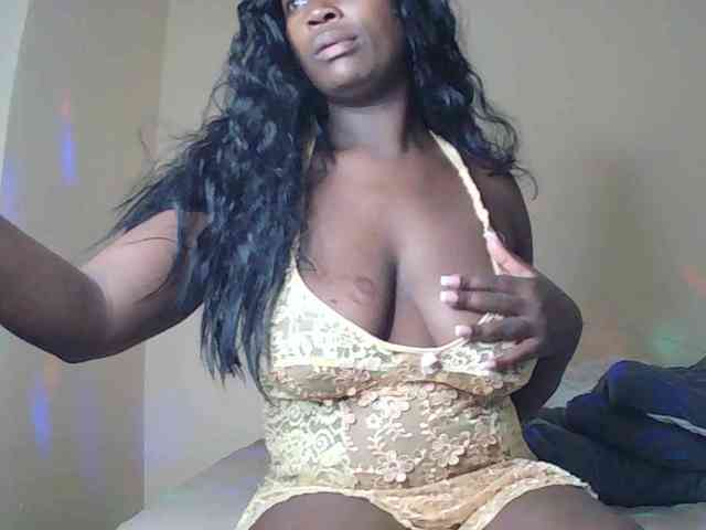 SoniaBella webcam