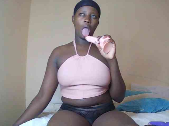 SoniaBella webcam