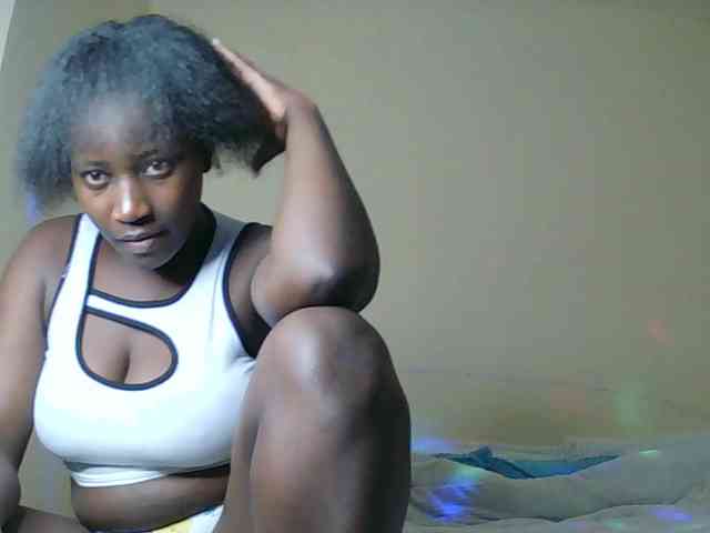 SoniaBella webcam