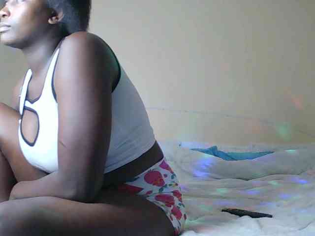 SoniaBella webcam