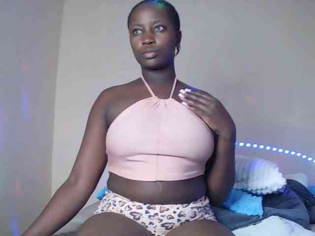 SoniaBella webcam
