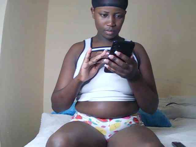 SoniaBella webcam