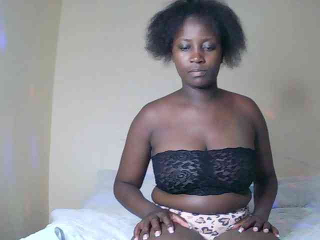 SoniaBella webcam