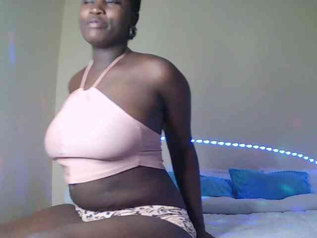 SoniaBella webcam