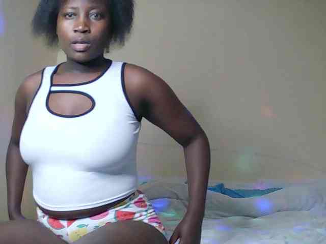 SoniaBella webcam