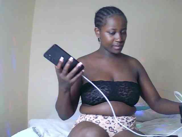 SoniaBella webcam