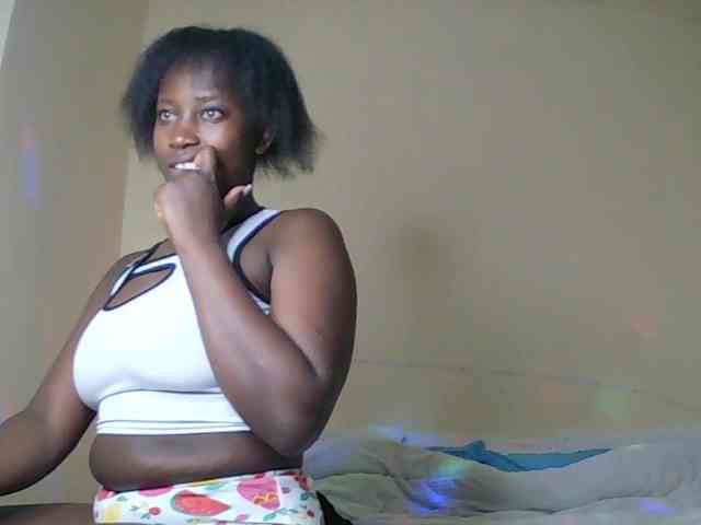 SoniaBella webcam