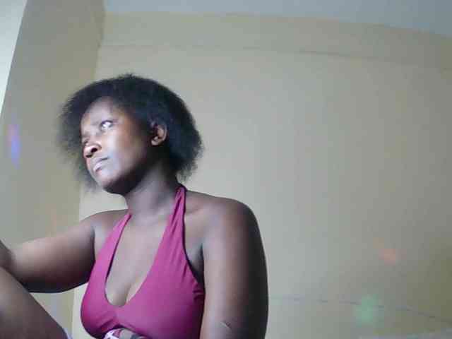 SoniaBella webcam