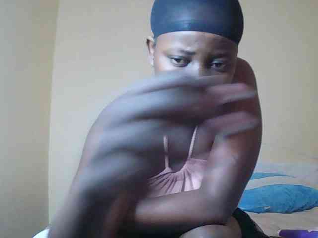 SoniaBella webcam
