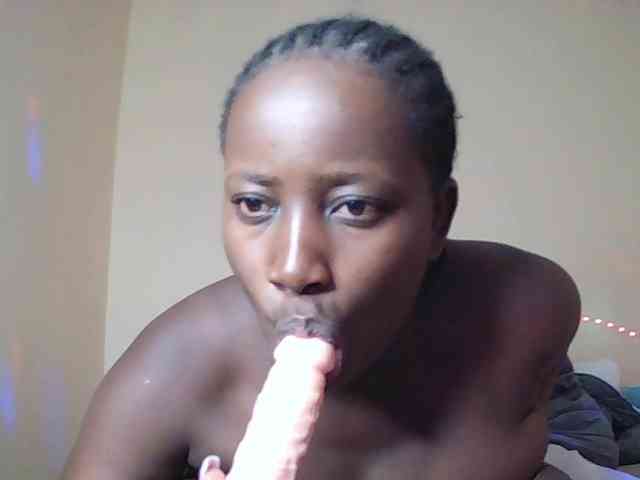 SoniaBella webcam
