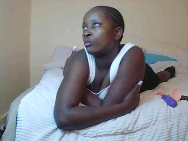 SoniaBella webcam