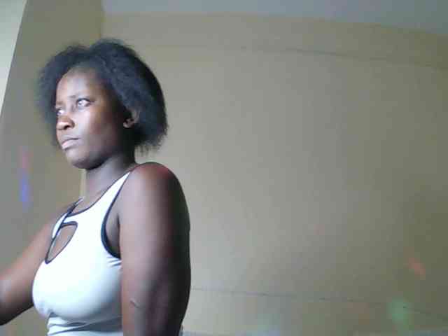 SoniaBella webcam