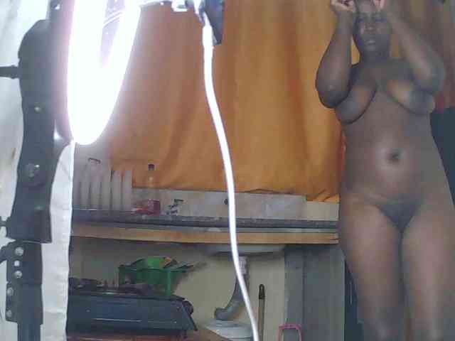 SoniaBella webcam