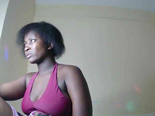 SoniaBella webcam