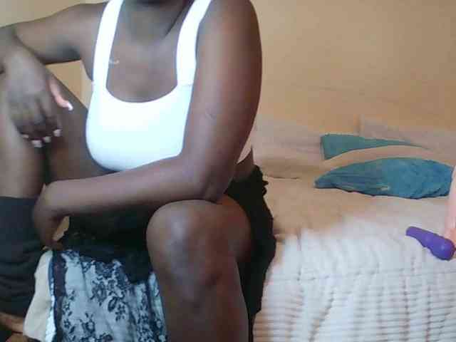 SoniaBella webcam