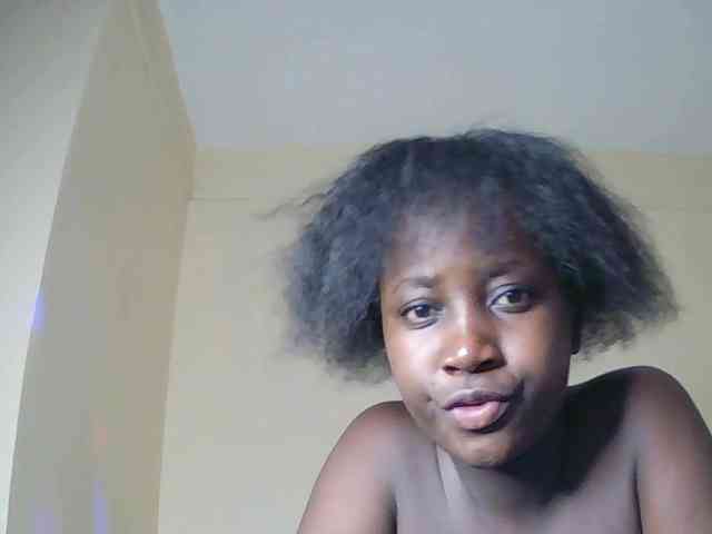 SoniaBella webcam