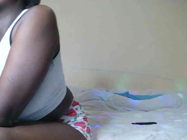 SoniaBella webcam